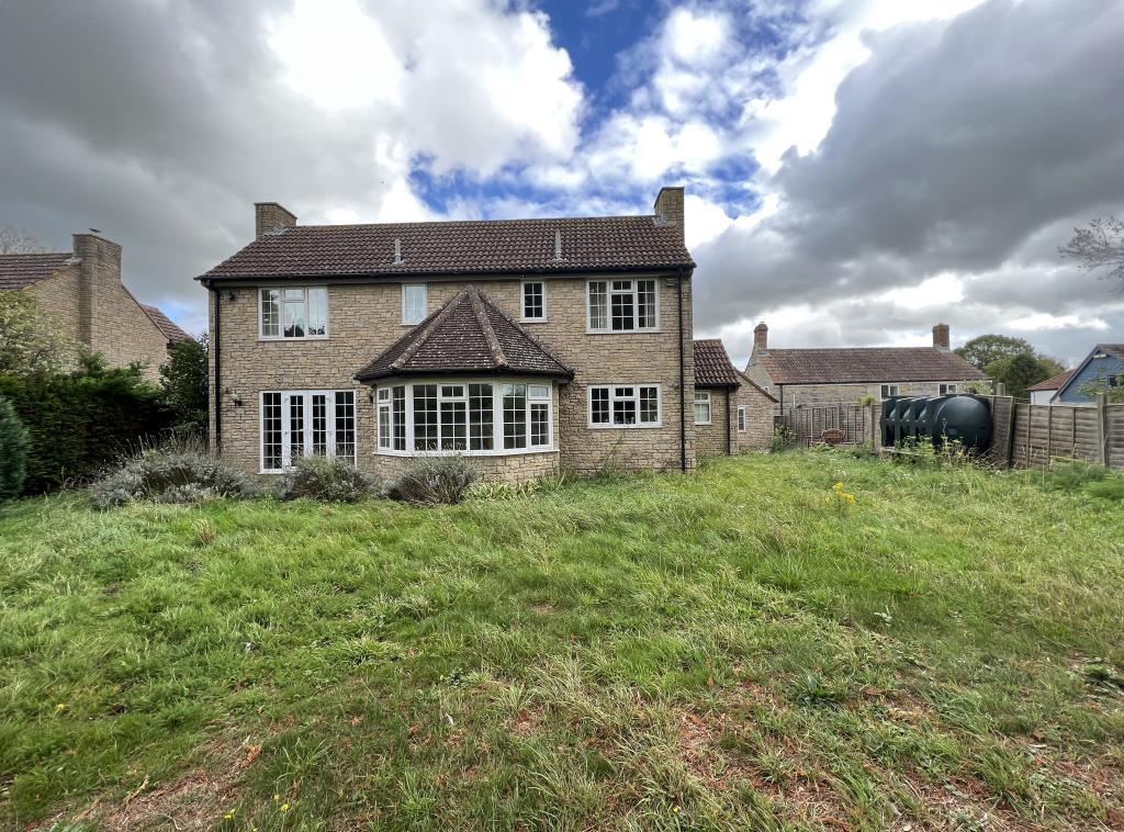 Lot: 143 - WATER-DAMAGED DETACHED PROPERTY FOR REFURBISHMENT - General view of rear of property